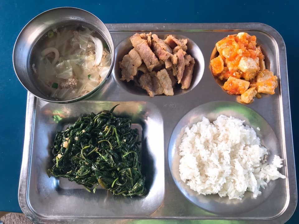 1-ngay-camp-ciec-bua-an